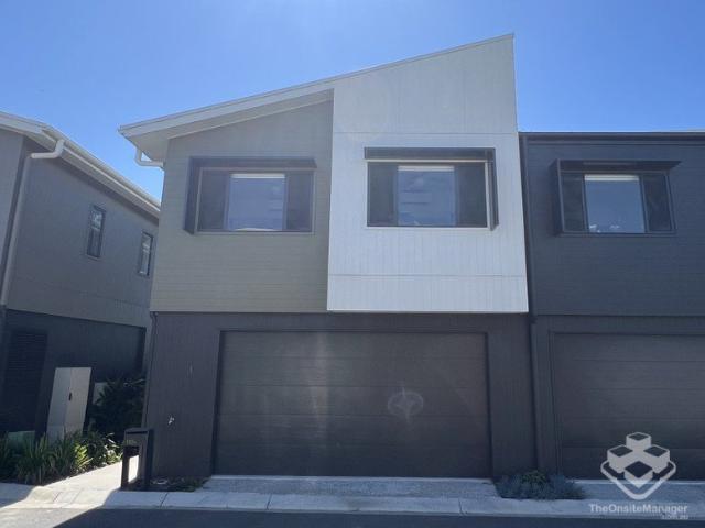 Townhouse for rent in Toombul, Queensland