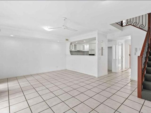 Townhouse for rent in Fernbrook, Queensland