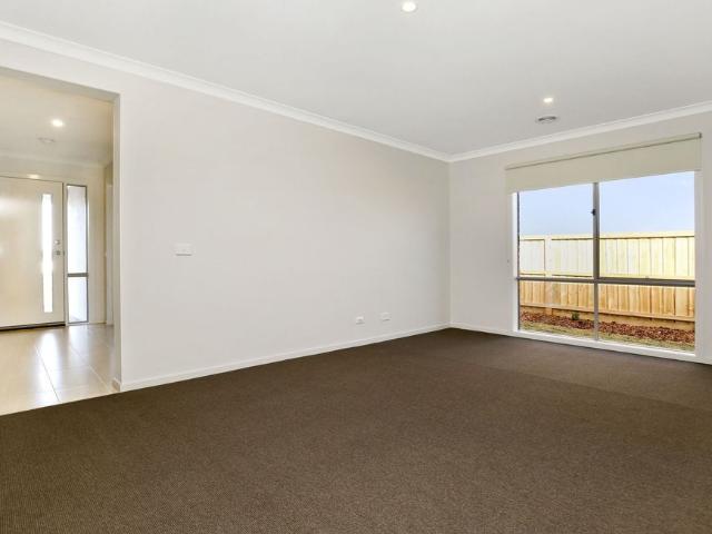 Apartment for rent in Beveridge, Victoria