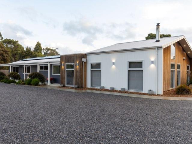 House for sale in Squeaking Point, Tasmania
