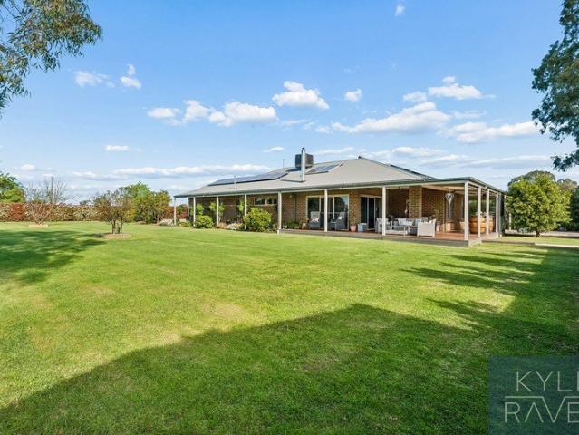 House for sale in Oxley