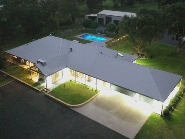 Cottage for sale in Dardanup West, Western Australia