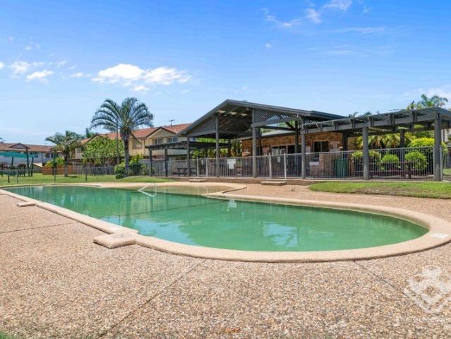 Townhouse for rent in Thorneside, Greater Brisbane