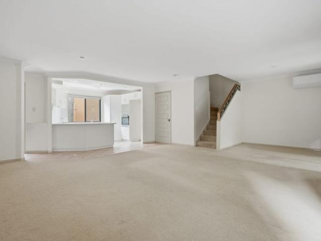 Townhouse for rent in Toombul, Queensland
