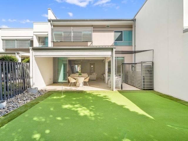 Townhouse for sale in Toombul, Queensland