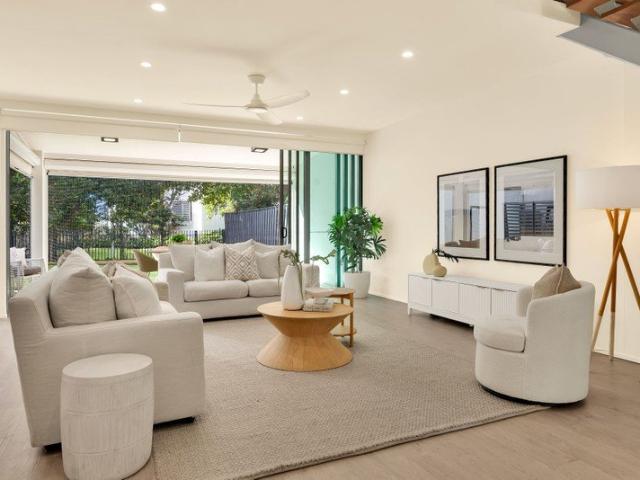 Townhouse for sale in Sherwood, Greater Brisbane