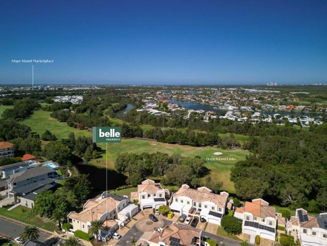 Townhouse for rent in Hope Island, Gold Coast City
