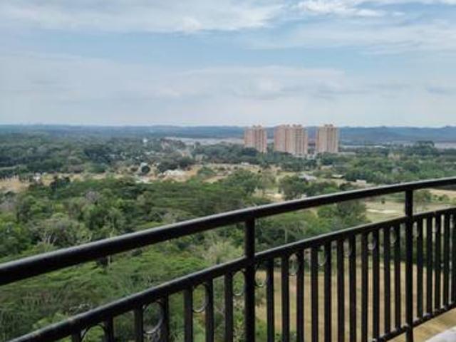 Condominium for sale in Malaka