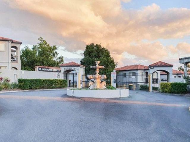 Townhouse for rent in Toombul, Queensland