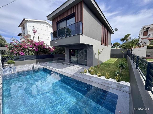 Çeşme, İzmir içerisinde satılık Villa