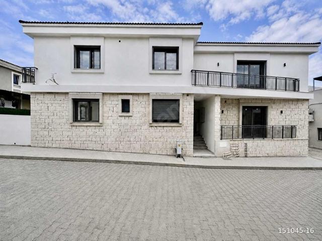 Çeşme, İzmir içerisinde satılık mülk