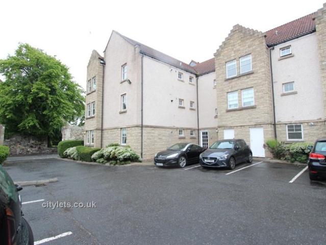 Flat for rent in Marionville, Restalrig