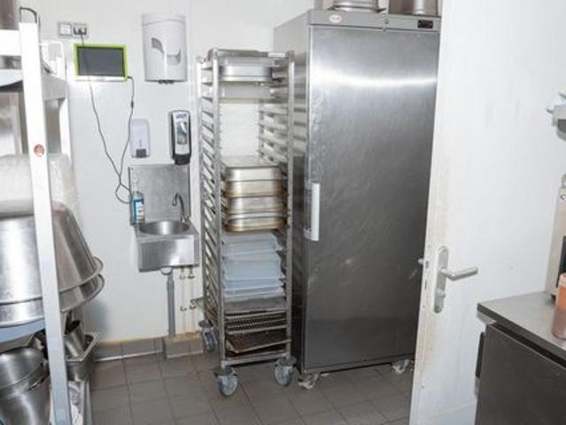 Local Commercial vente à Torcy, Chessy