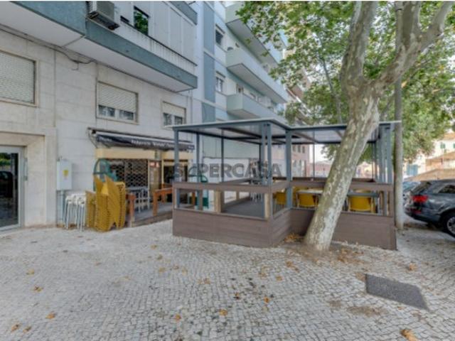 Armazém venda em São Francisco Xavier, Lisboa