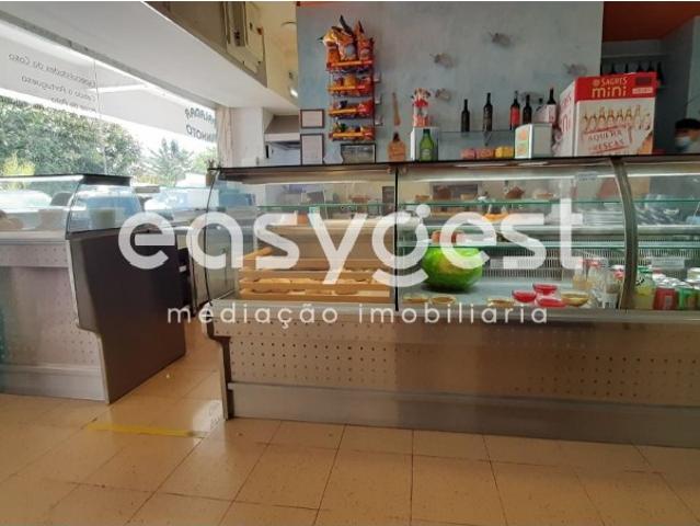 Ponto Comercial venda em Rio De Mouro, Rinchoa
