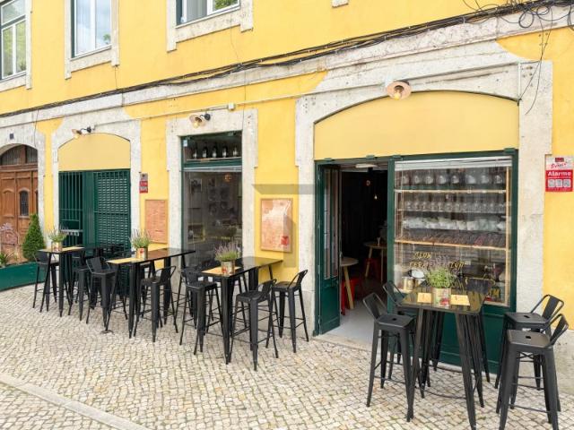 Loja venda em São Francisco Xavier, Lisboa
