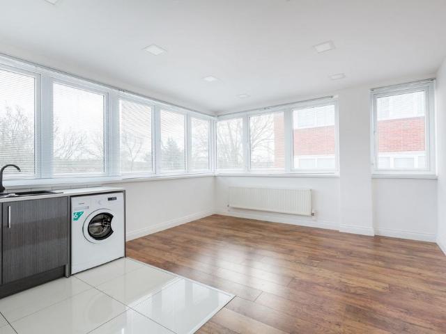 House for rent in Hackbridge, Greater London