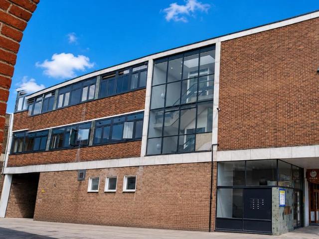 Apartment for rent in Rush Green, Greater London