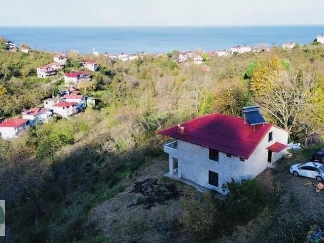 Perşembe içerisinde satılık Villa