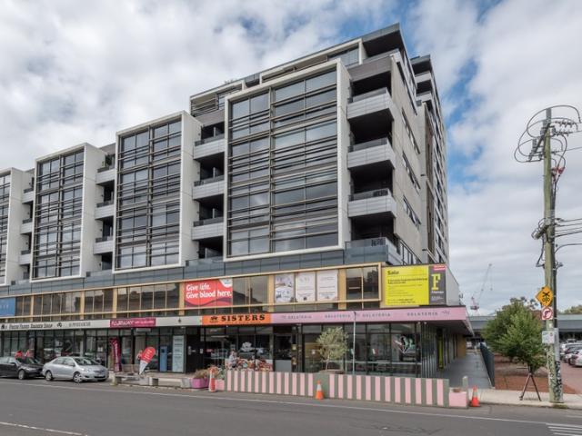 Showroom for rent in Brunswick