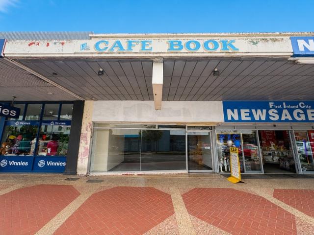 Retail for rent in Brisbane Grove, New South Wales
