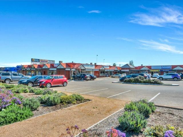 Retail for rent in Horseshoe Creek, South Australia