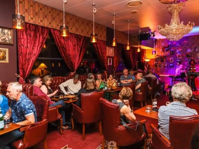 Retail for rent in Toombul, Queensland