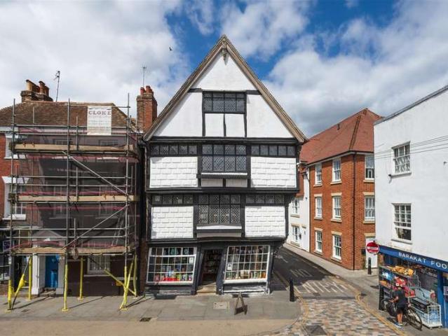 Commercial for sale in The King's Mile, The Bridge