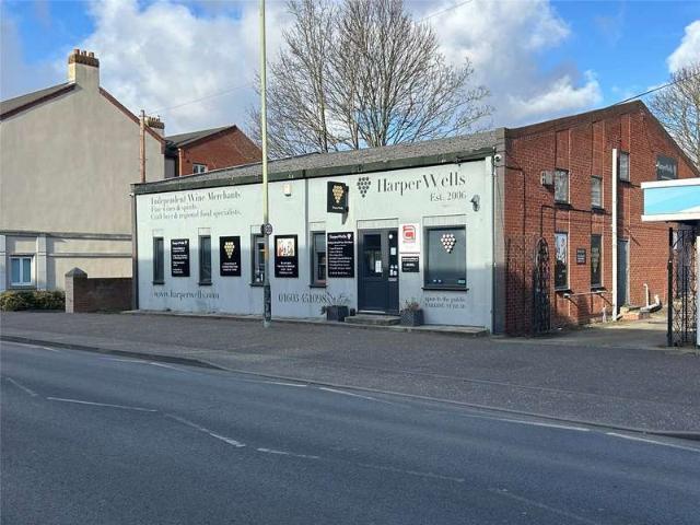 Commercial for rent in Lakenham, East Bank