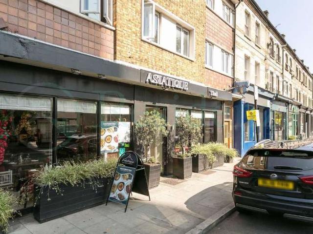 Commercial for rent in Clapham Junction, Greater London