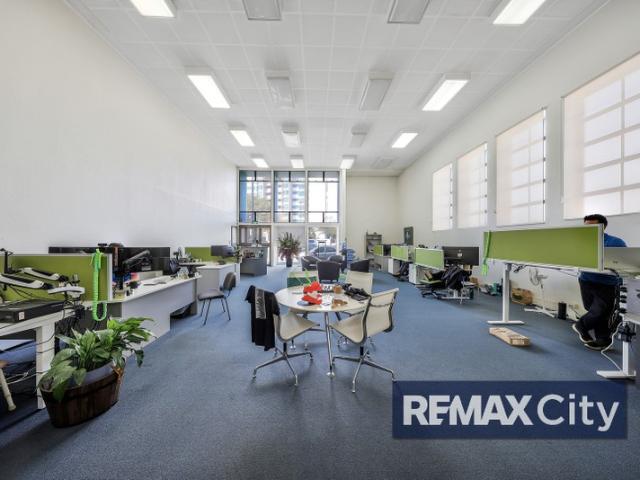 Retail for rent in Toombul, Queensland