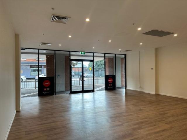 Retail for rent in Wollongong West, New South Wales