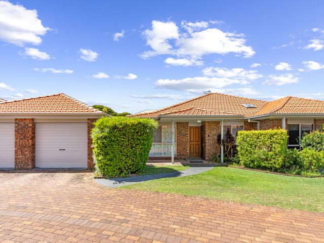 Villa for sale in Banora Point, New South Wales