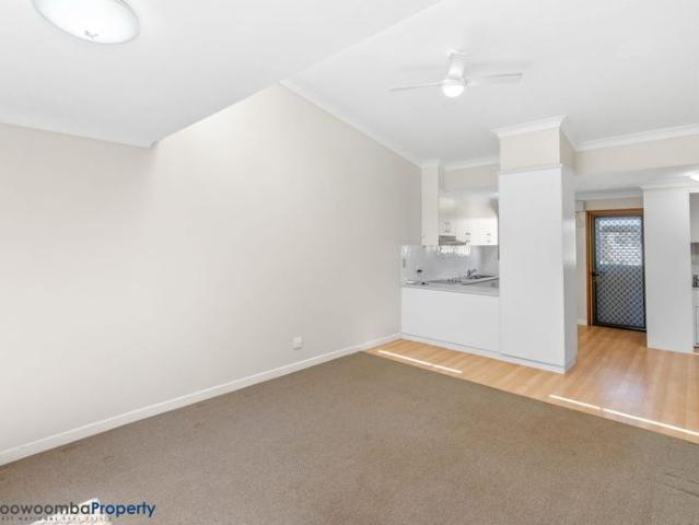 Apartment for rent in Middle Ridge, Toowoomba