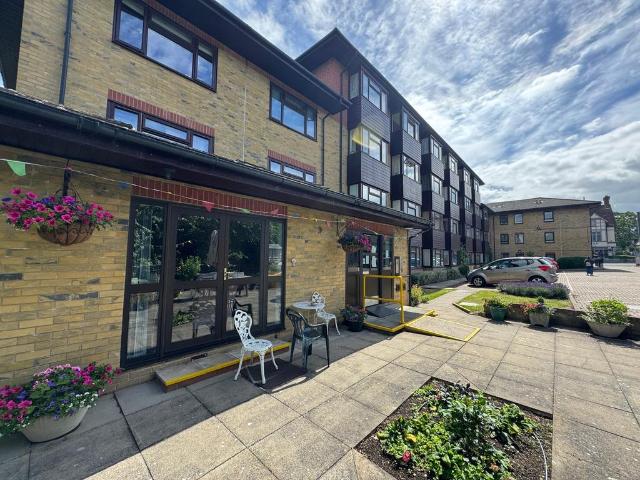 House for sale in West Wickham, Greater London