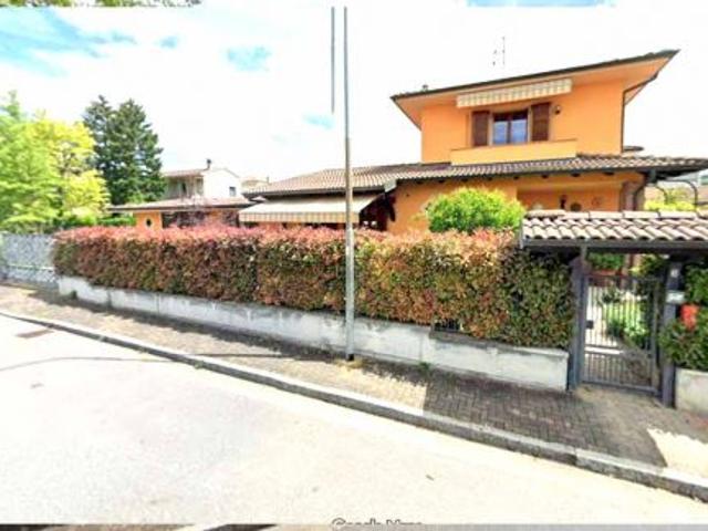 Villa Indipendente in vendita a Retorbido, Lombardia