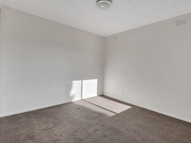 Apartment for rent in Thornbury, Melbourne