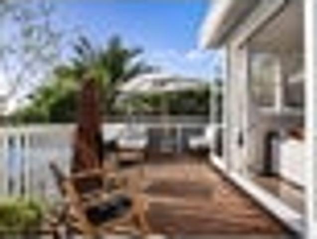 House for sale in Oratia, Oroua County
