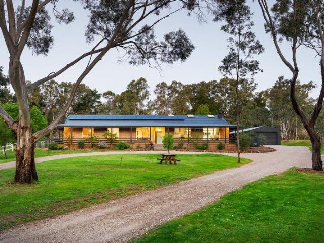 House for sale in Harcourt North, Shire of Mount Alexander