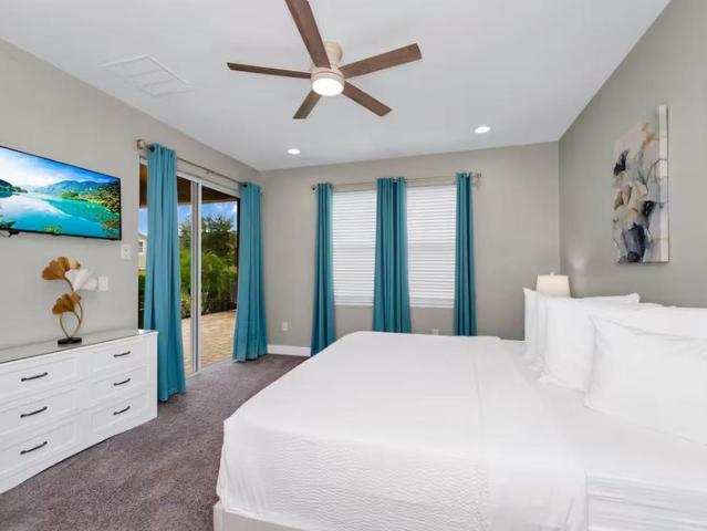 Room for rent in Four Corners, Florida