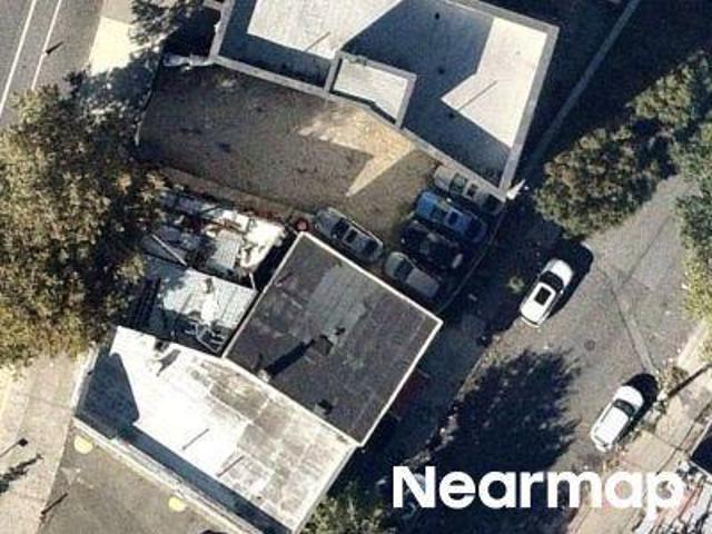 House for sale in The Bronx, Arverne