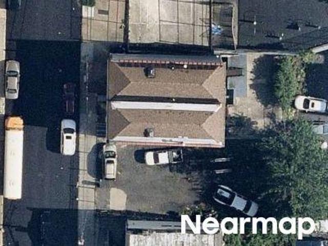 House for sale in The Bronx, Arverne