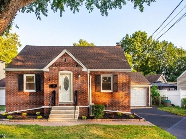 House for sale in Dumont