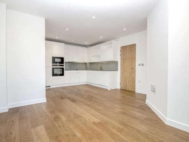 House for rent in Colindale, Greater London