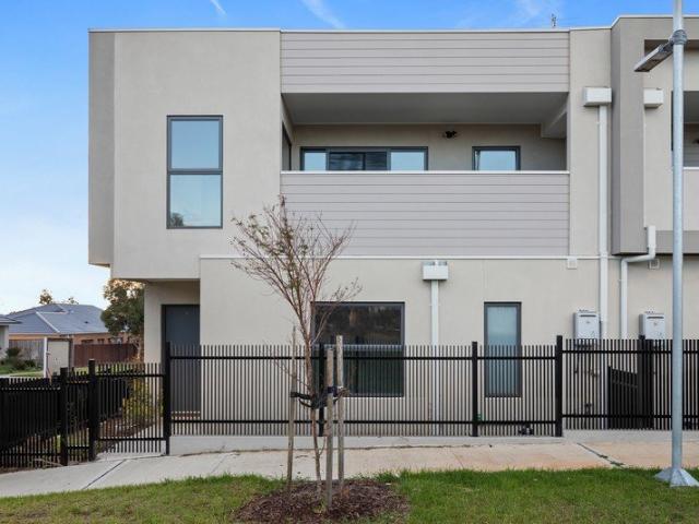 Townhouse for rent in Camerons Creek, Victoria