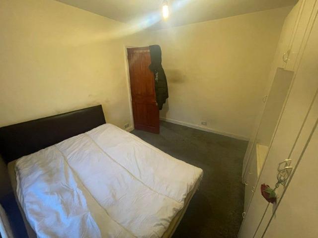Room for rent in Dollis Hill, Greater London