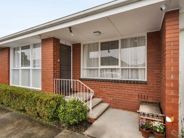Apartment for sale in Essendon, Melbourne