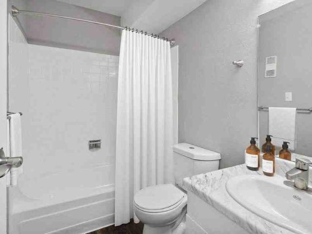 Apartment for rent in Pembrooke on the Green Apartments, Denver