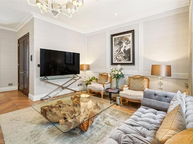 House for rent in Mayfair, Greater London