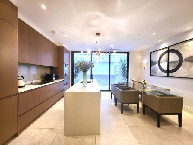 Apartment for rent in Mayfair, Greater London